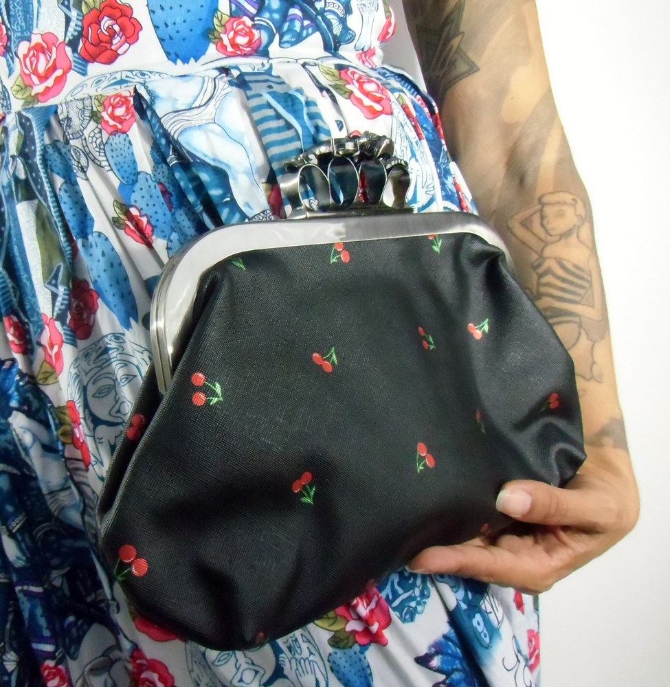 Sac à main pochette poing américain simili cuir cerises